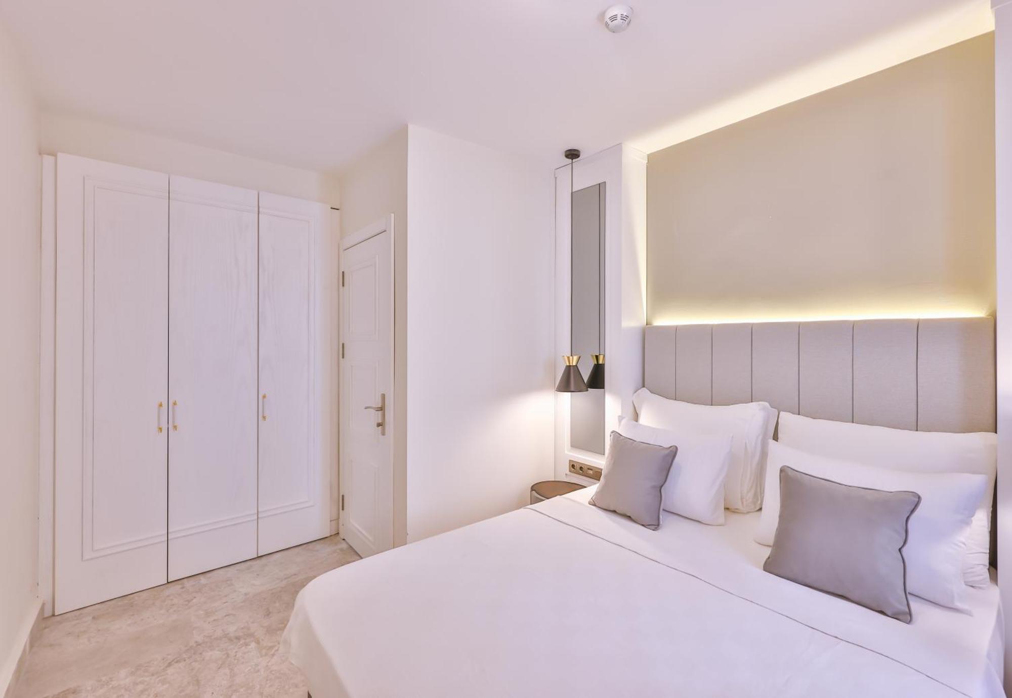 Hera Hotel