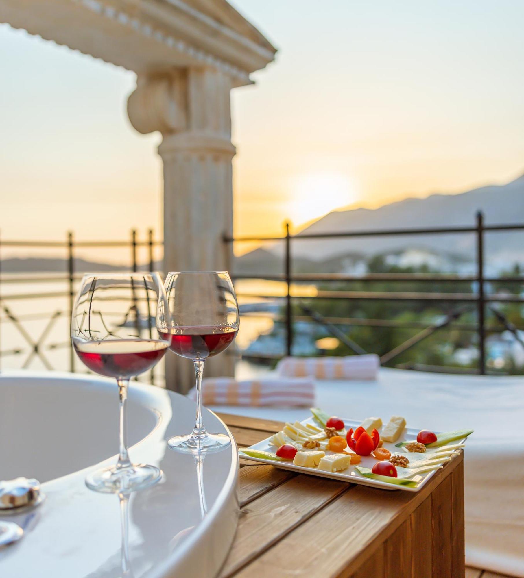 Hera Hotel 3*
